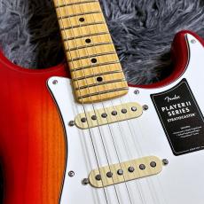 Fender Player II Stratocaster, Maple Fingerboard, Aged Cherry Burst 【特価】_4