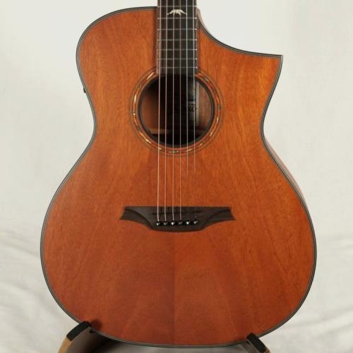 Bromo Guitars BAT4MCE【トップ単板】【ピックアップ搭載】