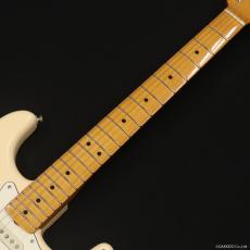 Fender Vintera III Late '60s Stratocaster, Maple Fingerboard, Olympic White_3