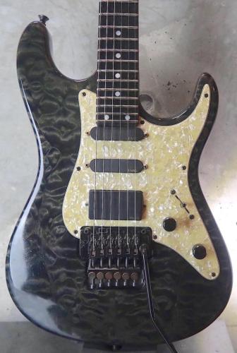 Valley Arts Custom Pro USA Quilt Maple Top 90's / Trans Black