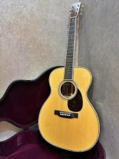 Martin 【美品中古】【試奏動画あり】OM-42 Standard ’25【煌びやかで伸びのある美しい音色】【当店作製・当個体専用サドル付き】【送料当社負担】【池袋店在庫品】_2
