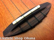 aNueNue [aNN-UC110 Green Bird]コンサート 中南米産マホガニー単板 カッタウェイ_11