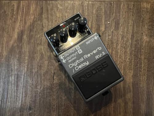 BOSS RV-3