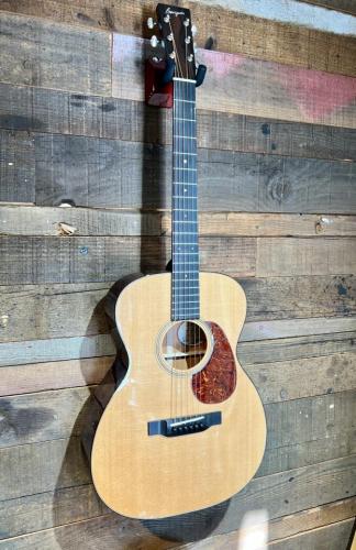 Bourgeois 00 Country Boy Professional  Sitka Top