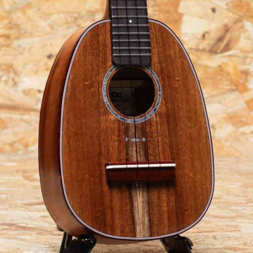 URABE [占部ウクレレ] M-46P Hawaiian Koa Medium Pineapple