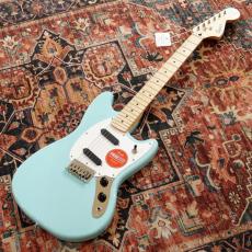 Squier Squier Sonic Mustang, Maple Fingerboard, White Pickguard / Daphne Blue_2