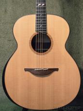 Lowden O-50 (Ancient Bog Oak/Sitka) w/Bevel,Figured Maple Neck&Leaf Inlays -2019USED-【48回迄金利0%対象】_2
