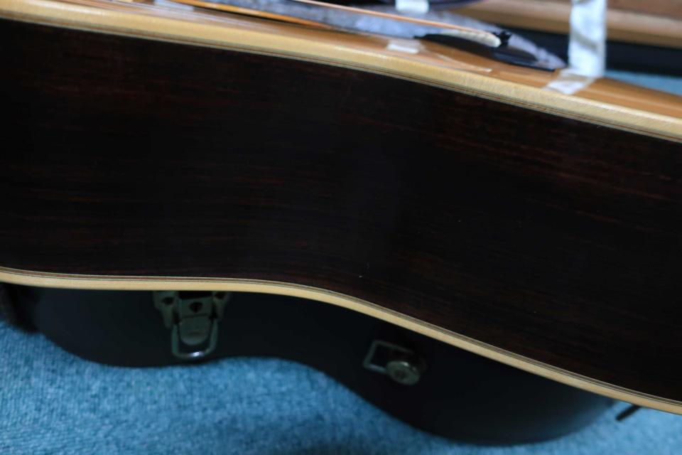 YAMAHA LL-55D.R Custom / Flagship Model・Abalone Trim and Rosette・Solid Premium grade Ezo Spruce Top・Solid Solid Premium grade Rosewood Side and Back 【With Original Hard Case】  2000年製_3