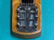 Fender DELUXE-6_4