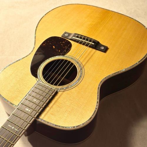 Martin 000-42 Modern Deluxe シリアルナンバー:2913011【芯のある信頼できる良音】【48回分割無金利】