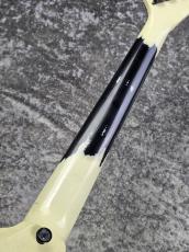 Jackson USA Custom Shop RR 2H FR Rhoads 「 Vanilla Shake over Black  Nitro Relic」_9