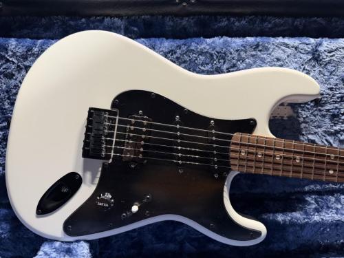Charvel USA Custom shop "Jake E. Lee" Signature
