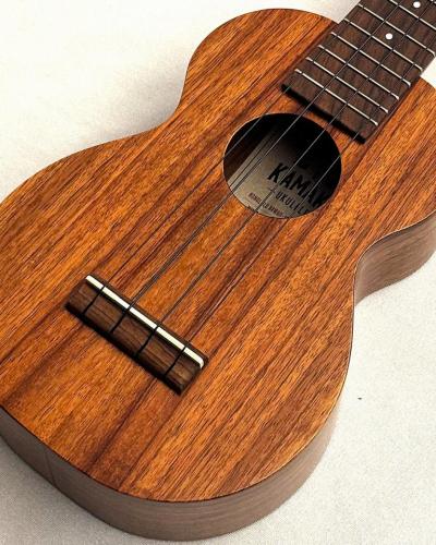 Kamaka 【甘い音色と揺れ動く杢目】 HF-1 #240492 【ソプラノ】【Made in Hawaii!!!】【48回無金利】