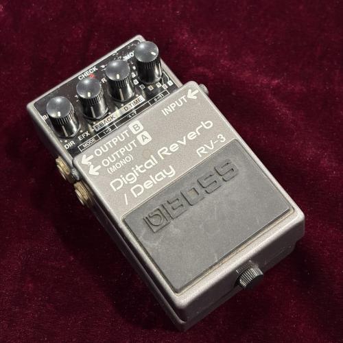 BOSS RV-3 Digital Reverb / Delay