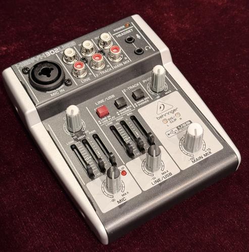 BEHRINGER XENYX 302USB