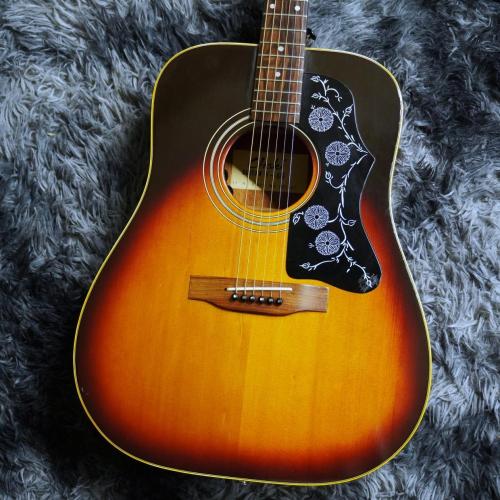 Chaki W-40 w/Fishman Pickup 【中古】