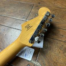 Squier Classic Vibe 60s Stratocaster 3-Color Sunburst_9