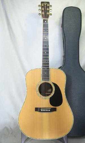 Cat's Eyes CE-2500 / Torch Inlay・U.S.A Grover 102G Peg・Solid Spruce Top・Solid Jacaranda Side and Back・ D-45 Style Abalone Trim and Rosette・Under Finish Pick guard 【With Original Case】  1975年製