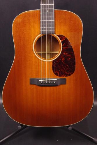 Martin D-18E  Retro