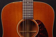 Martin D-18E  Retro_8