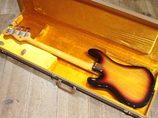 Fender American Vintage 1962 Precision Bass_3