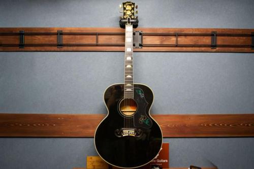 Gibson J-200 Rose Custom Black Centennial Collection