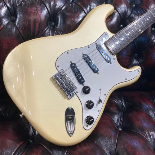 Fender Japan ST72-55 Pearl White 1984年製 JVシリアル