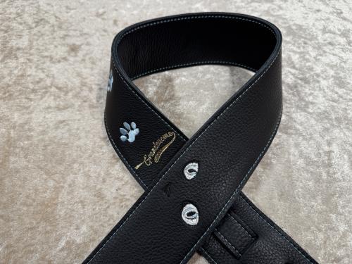 Grande uomo ねこ刺繍ストラップ【ムーンストーン】足跡つき