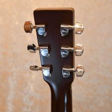 Martin D-18_4
