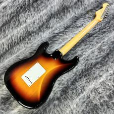 Fender Made in Japan Traditional 60s Stratocaster 3-Color Sunburst_7
