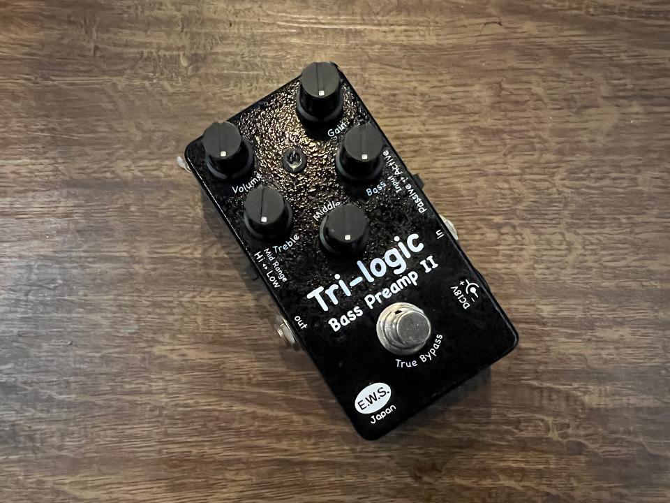 E.W.S. TRILOGIC BASS PREAMP2 中古 1317216 E.W.S.(イーダブリュー