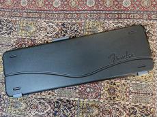 Fender Deluxe Molded Case - Electric Bass_3