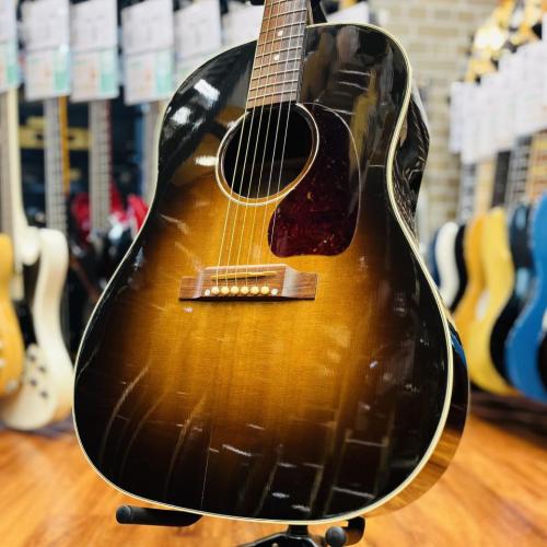 Gibson J-45 Standard