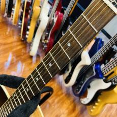 Gibson J-45 Studio_4