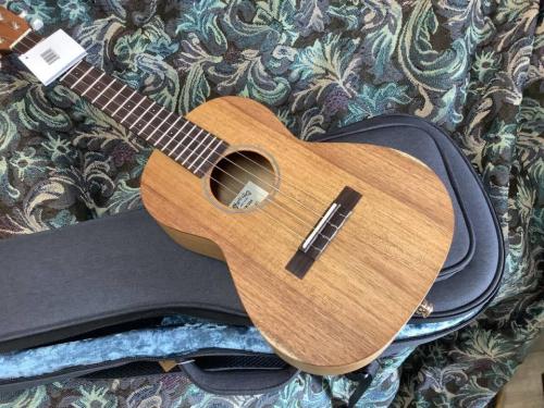 Martin T1K  Uke Tenor Ukulele with Pickup 　マーチン　テナーウクレレ　