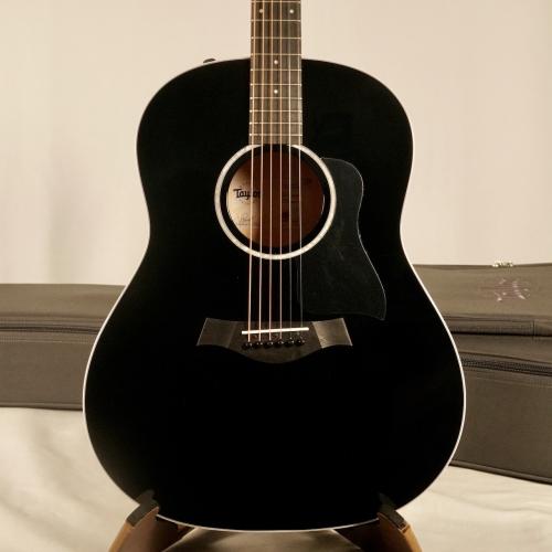 Taylor 217e-BLK Plus / Torrefied Spruce × Grand Pacific / Black Gloss 【AeroCase付属】