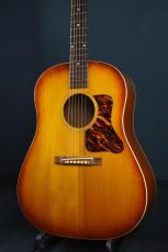 Gibson J-35 Shaded Cherry Edgeburst_2