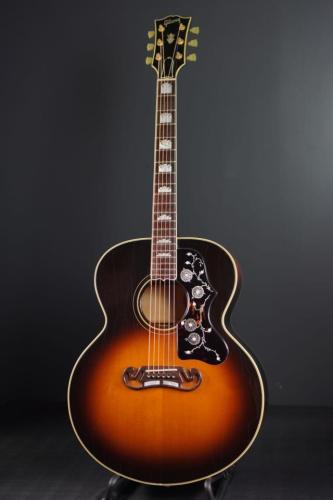 Gibson J-200