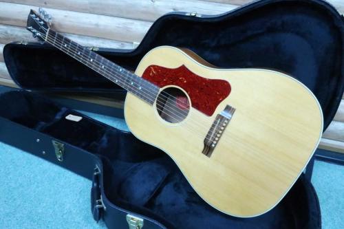 Gibson Custom Shop J-50 Limited / Limited to 75・Solid Spruce Top・Solid Mahogany Side and Back・Large Pick-guard・Normal Saddle・With Original L.R.Baggs VTC Active Pickup 【With Original Hard Case】  2015年製
