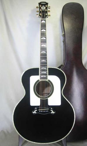 YAMAHA CJ-52 Custom / White pearl oyster inlay and Body Trim・Solid Spruce Top・Solid Maple Side and Back・Ebony fingerboard and Bridge・White Double Pick-guard【With Original Hard Case】1981年製