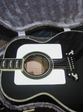 YAMAHA CJ-52 Custom / White pearl oyster inlay and Body Trim・Solid Spruce Top・Solid Maple Side and Back・Ebony fingerboard and Bridge・White Double Pick-guard【With Original Hard Case】1981年製_9