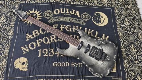TOM ANDERSON Tom Anderson Pro Am Custom 1988  Kirk Hammett “Damaged Justice” Style / Black & White Bowling Ball