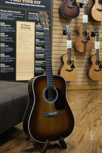 Martin ★セール対象品★HD-28 Standard / Amber Tone