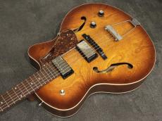 Godin 5th Avenue CW Kingpin II HB Cognac Burst_5