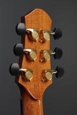 RIVIERE GUITARS OM Cutaway_8