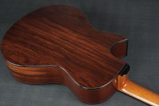 RIVIERE GUITARS OM Cutaway_16
