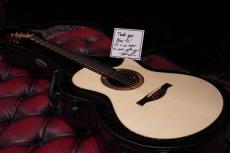 RIVIERE GUITARS OM Cutaway_17