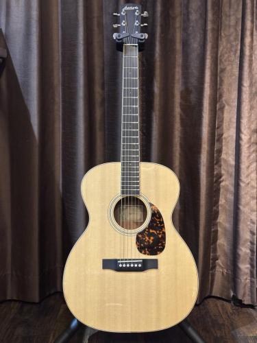 Larrivee OM-03