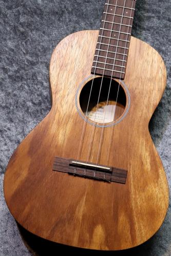 Martin T1K Uke #39111 【テナー】【ハワイアンコア単板】【個性派杢目】【池袋在庫品】