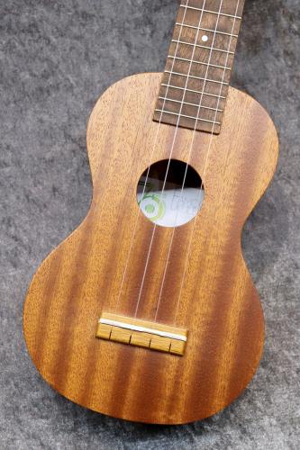 Famous FS-1G【ソプラノ】【マホガニー】【池袋店在庫品 】